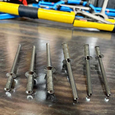 Multigrip Kuppelkopf Blind Rivet aus Edelstahl für branchenspezifische Anwendungen